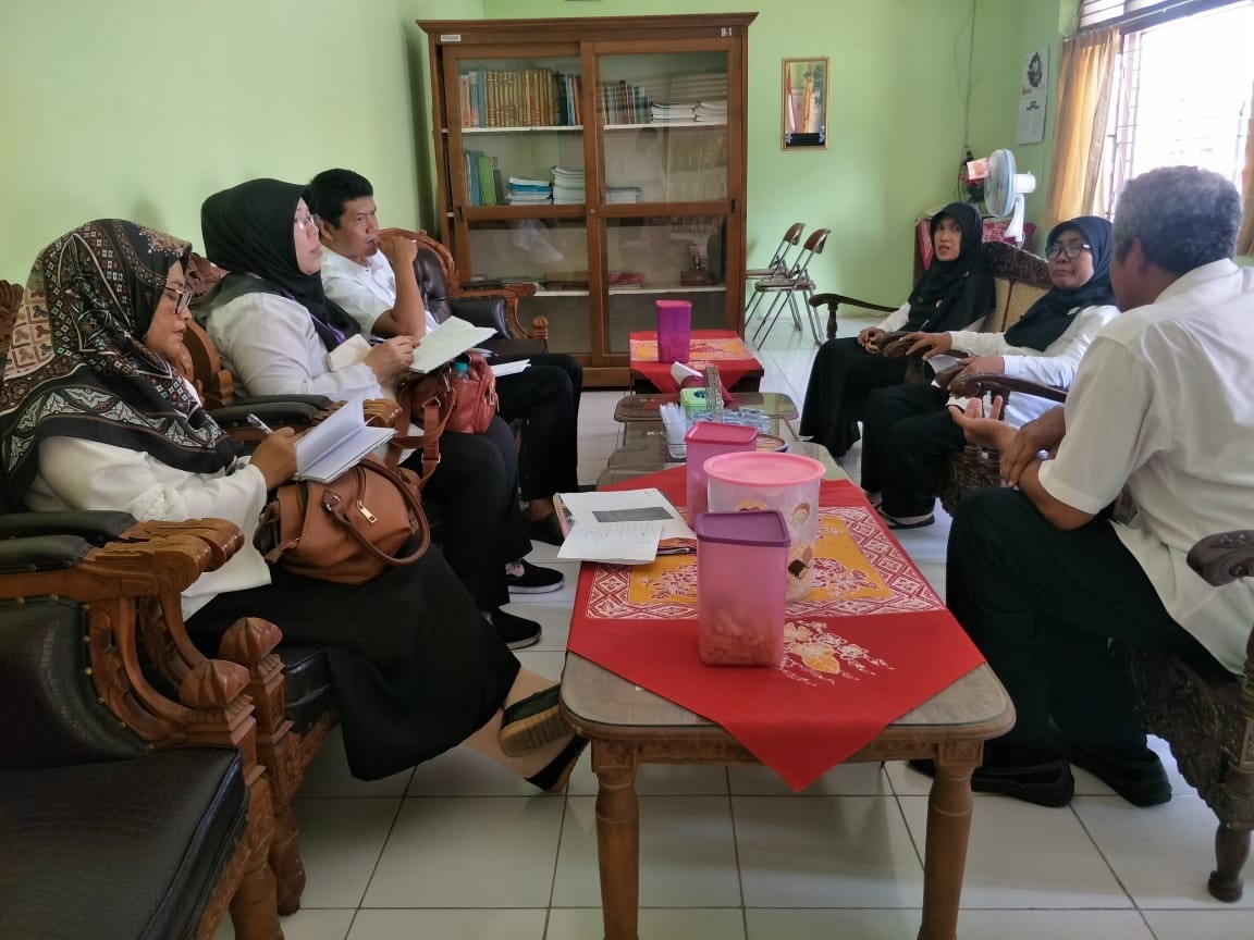 Monitoring Pengembangan SMPN 8 Purworejo sebagai Sekolah Rujukan