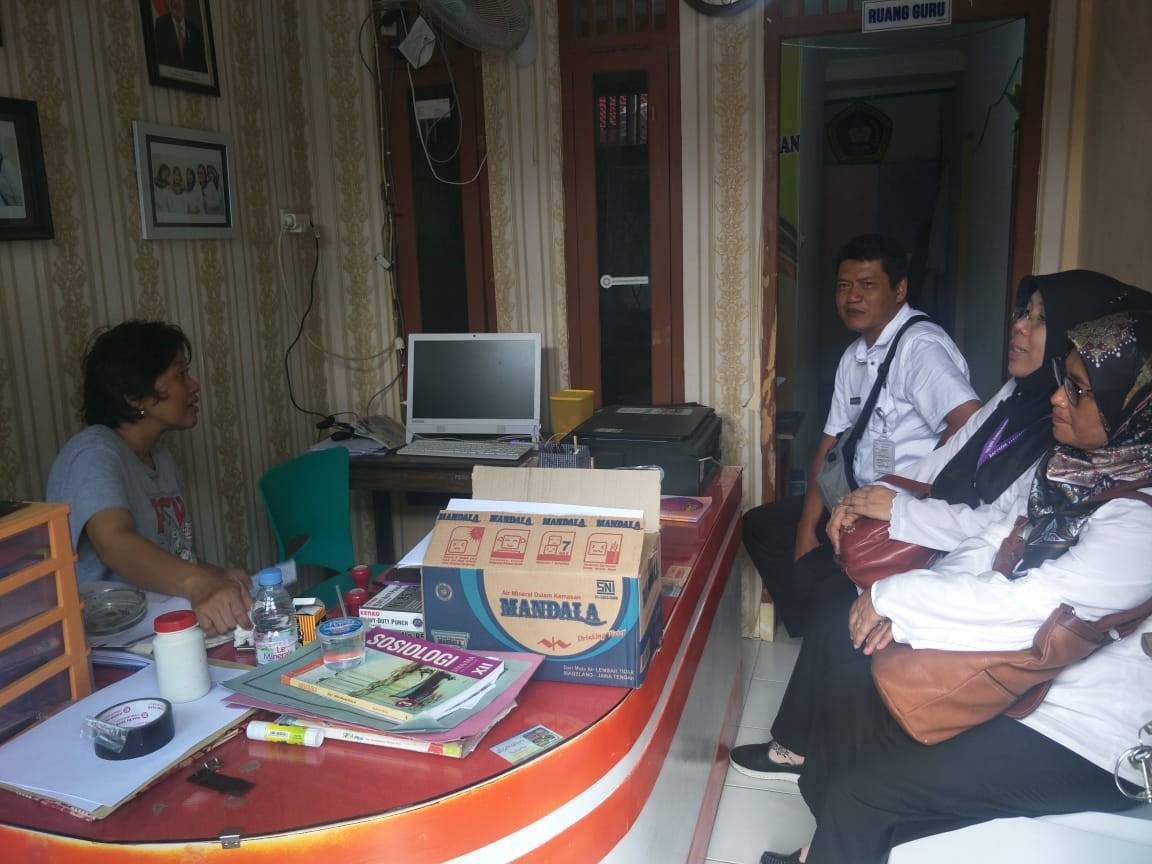 Monitoring Pusat Kegiatan Belajar Masyarakat (PKBM) Mekar, Kecamatan Purworejo