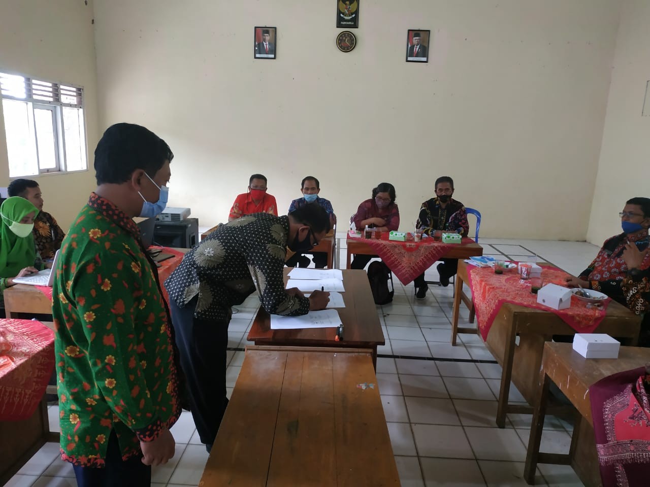 RAPAT KOORDINASI KESEPAKATAN GARIS BATAS WILAYAH ANTARA KABUPATEN PURWOREJO PROVINSI JAWA TENGAH DENGAN KABUPATEN KULON PROGO DAERAH ISTIMEWA YOGYAKARTA DI DESA BENOWO KECAMATAN BENER