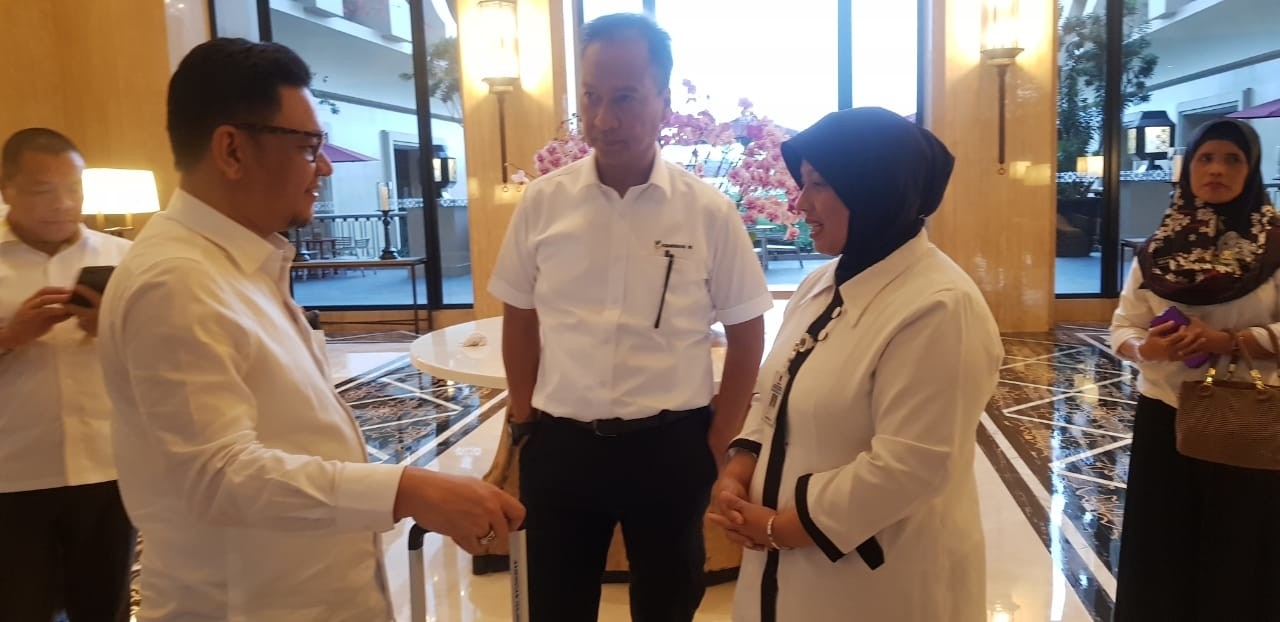 Audensi Wakil Bupati Purworejo, Hj. Yuli Hastuti, SH dengan  Menteri Sosial Republik Indonesia  Agun Gunanjar Kartasasmita di Hotel Tentrem Yogyakarta