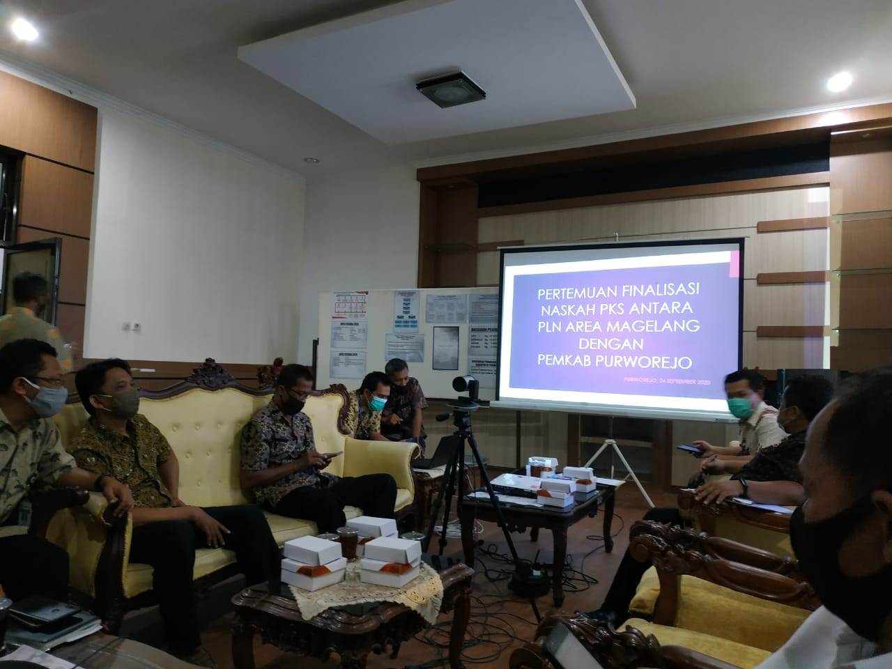 Rapat Pembahasan fasilitasai naskah perjanjian Kerjasama antara Pemkab Purworejo dengan PT PLN Distribusi Jawa Tengah dan DIY area Magelang tentang Pemungutan dan Penyetoran Pajak Penerangan Jalan ser