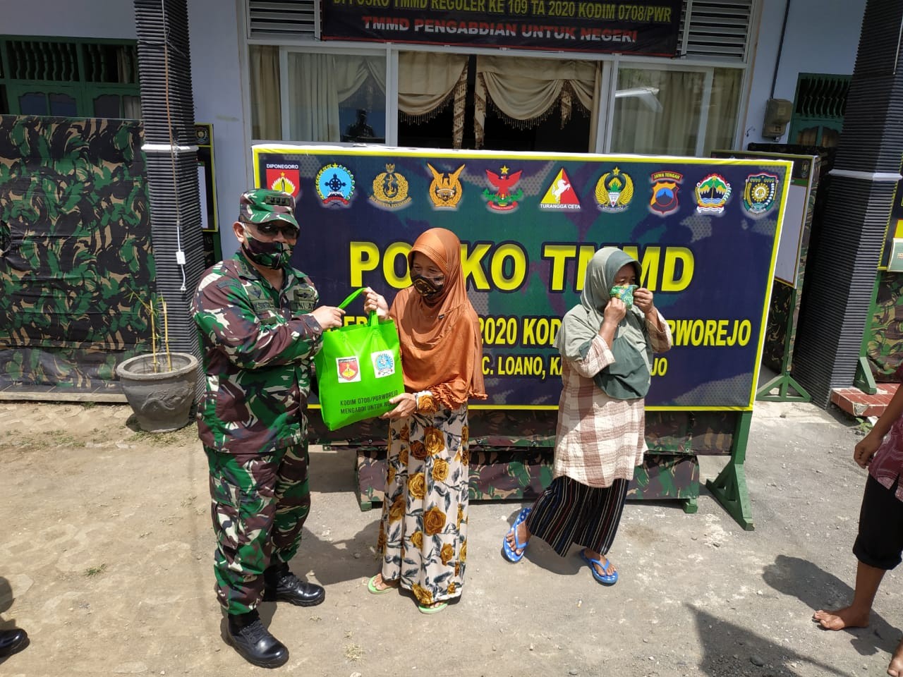 Bappeda Kabupaten Purworejo mendampingi Peninjauan dari Tim Pengawas dan Evaluasi PKO TMMD Regional ke-109 di Lokasi TMMD  Desa Sedayu Kecamatan Loano