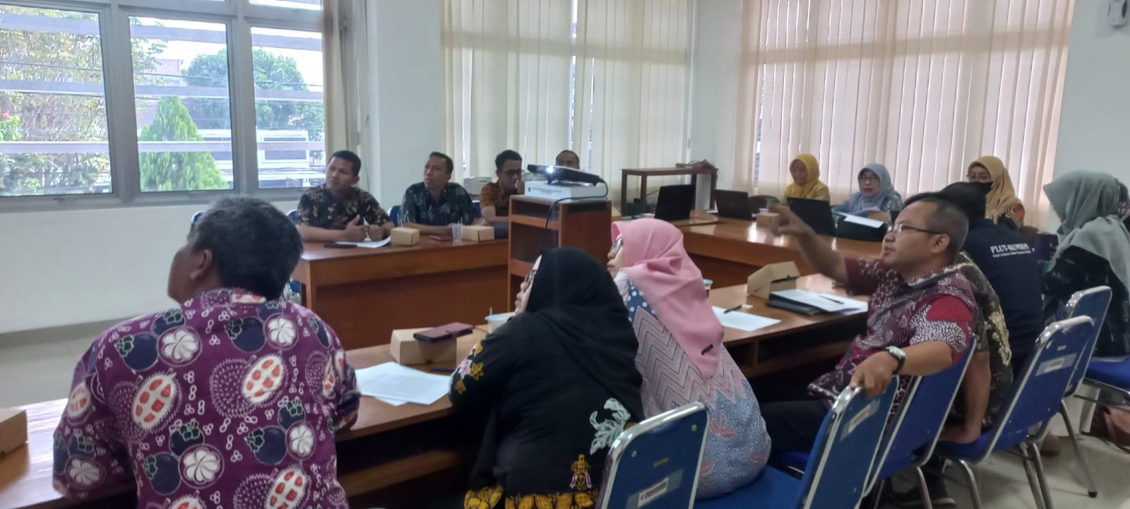 COACHING KLINIK PENGUMPULAN DATA KAJIAN PEMBINAAN UMKM