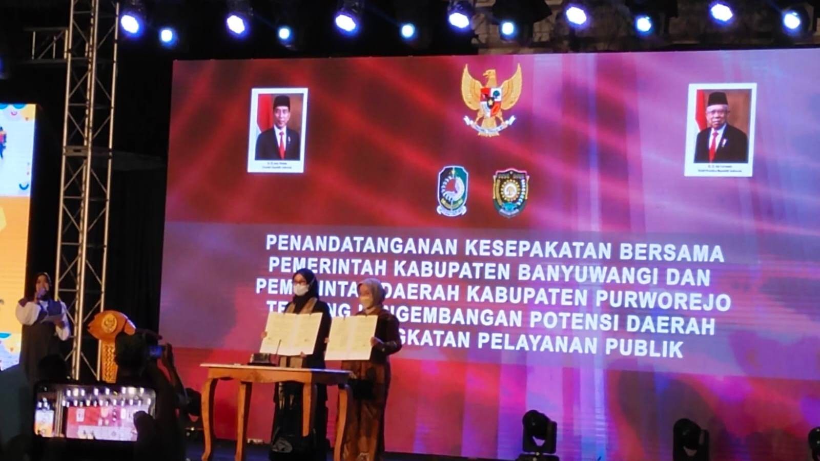 Penandatanganan Kesepakatan Bersama tentang Pengembangan Potensi Daerah dan Peningkatan Pelayan Publik