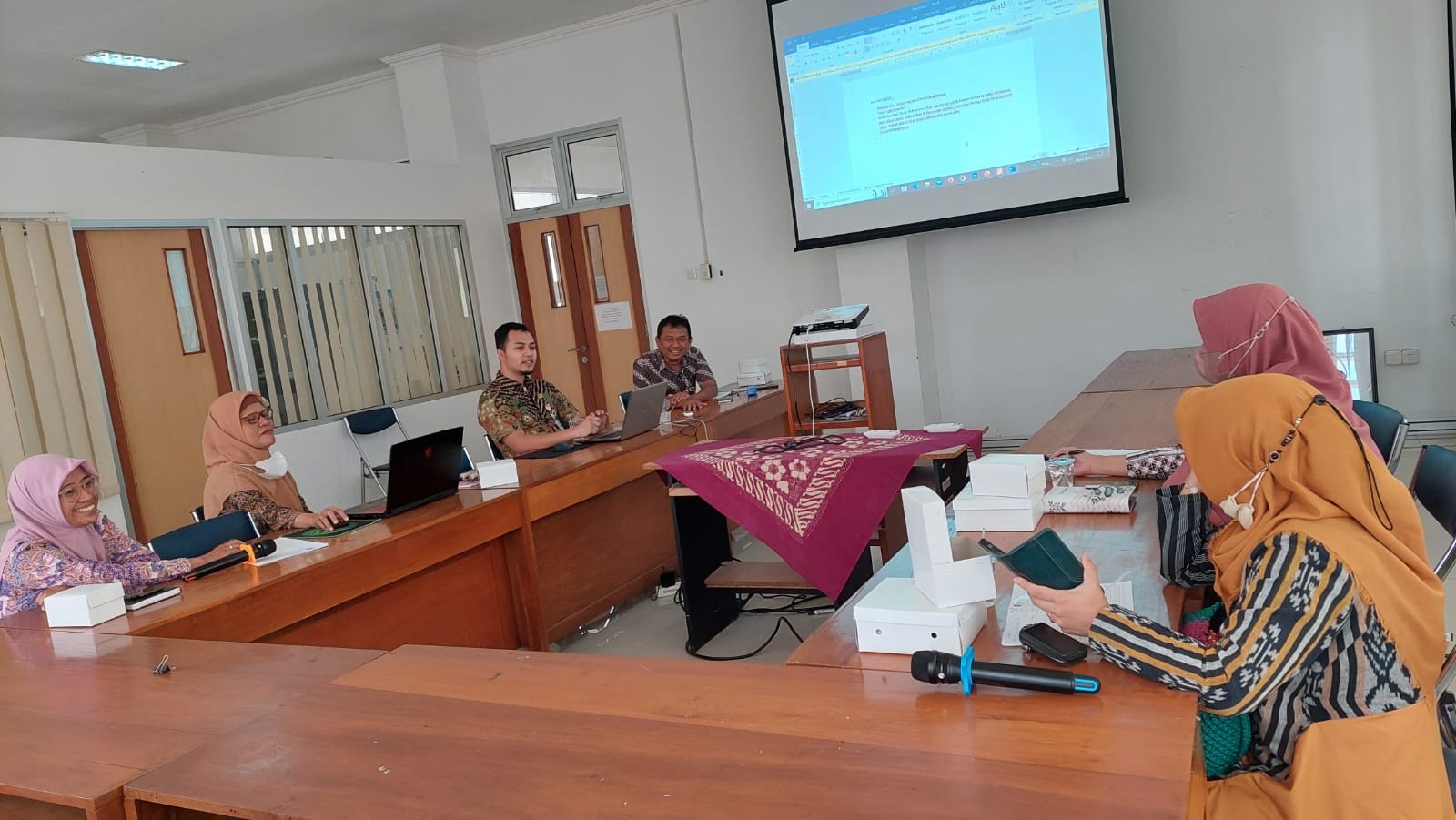 Rapat Pembahasan pelaksanaan kegiatan fasilitasi dan Pengkajian Peraturan 