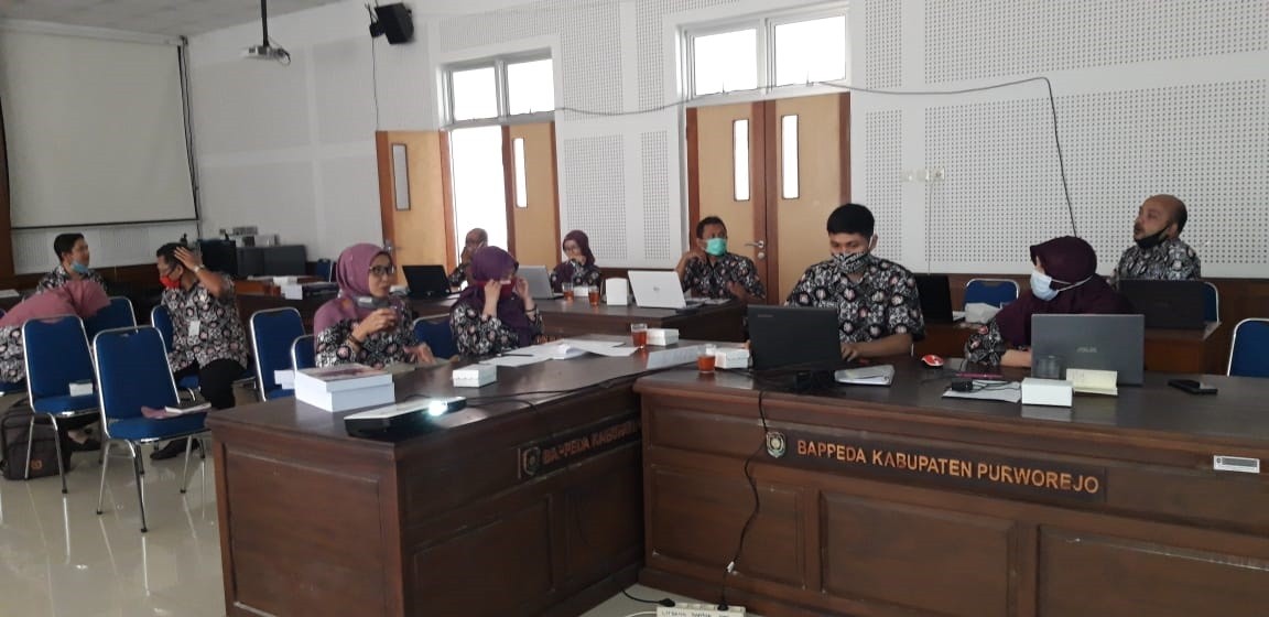 Desk Verifikasi Data Dasar Pembangunan Triwulan III Tahun 2020 (hari pertama)